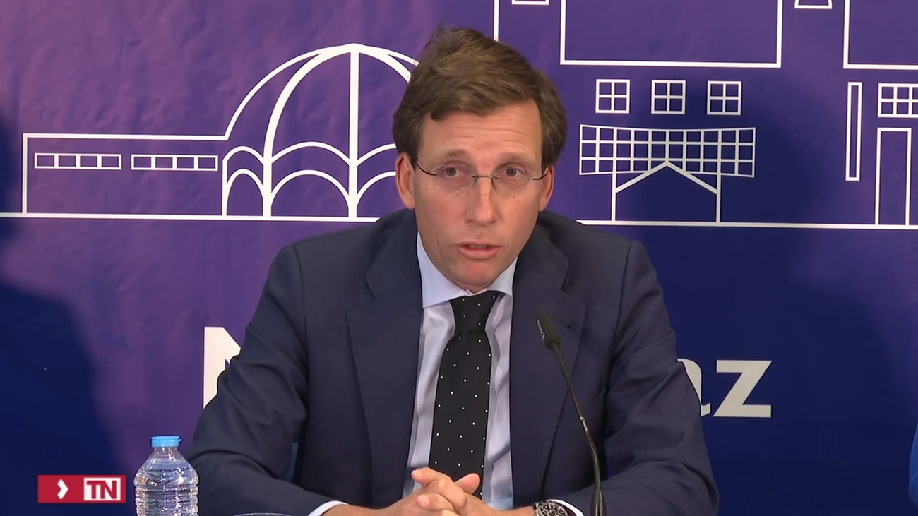 Almeida cree que Sánchez "no se irá ni con agua caliente": "Es un aviso a jueces y periodistas"