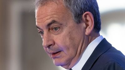 Zapatero critica la "hipocresía" de que "los defensores de la familia de toda la vida" ataquen a la mujer de Sánchez