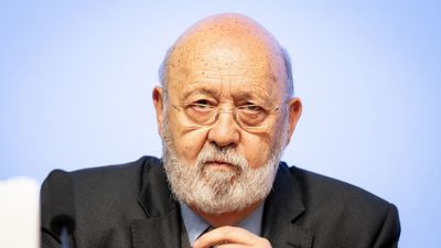 El PP cita a Tezanos el 9 de diciembre en el Senado por "falseamiento" de las encuestas del CIS