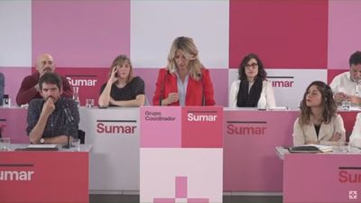Yolanda Díaz apoya a Sánchez y acusa al PP de desarrollar una estrategia de barro y cinismo.