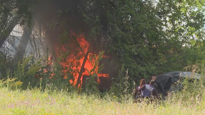 Incendio de una chabola junto a la M-30 / TELEMADRID
