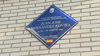 Una placa recuerda a Juan José Hernández, asesinado por ETA en Madrid en 1994