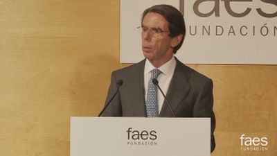 Aznar carga contra Sánchez por su “gigantesca burla a la democracia”