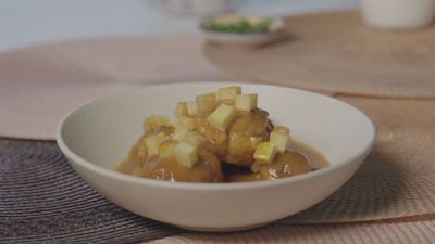 Sabor a Madrid: albóndigas en salsa de cocido en Ibiza