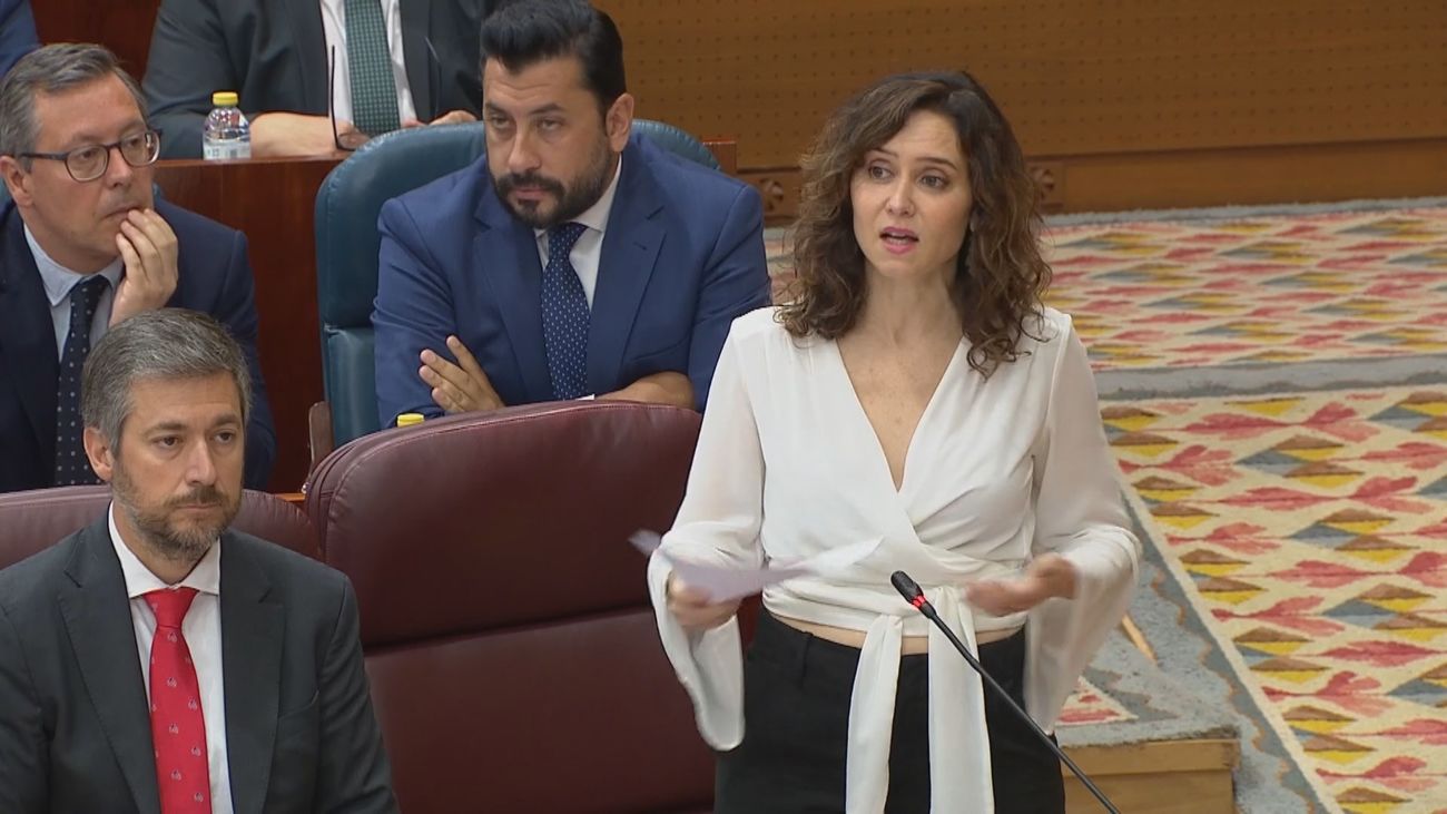 Ayuso dice que se libra una "batalla por la libertad" y  acusa a Lobato de ser "cómplice" de La Moncloa"