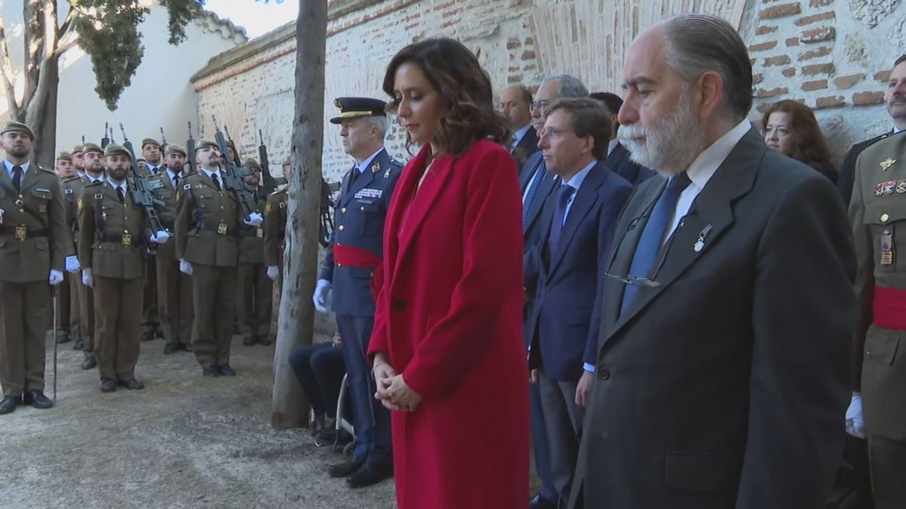 Ofrenda floral y homenaje a los héroes del 2 de mayo