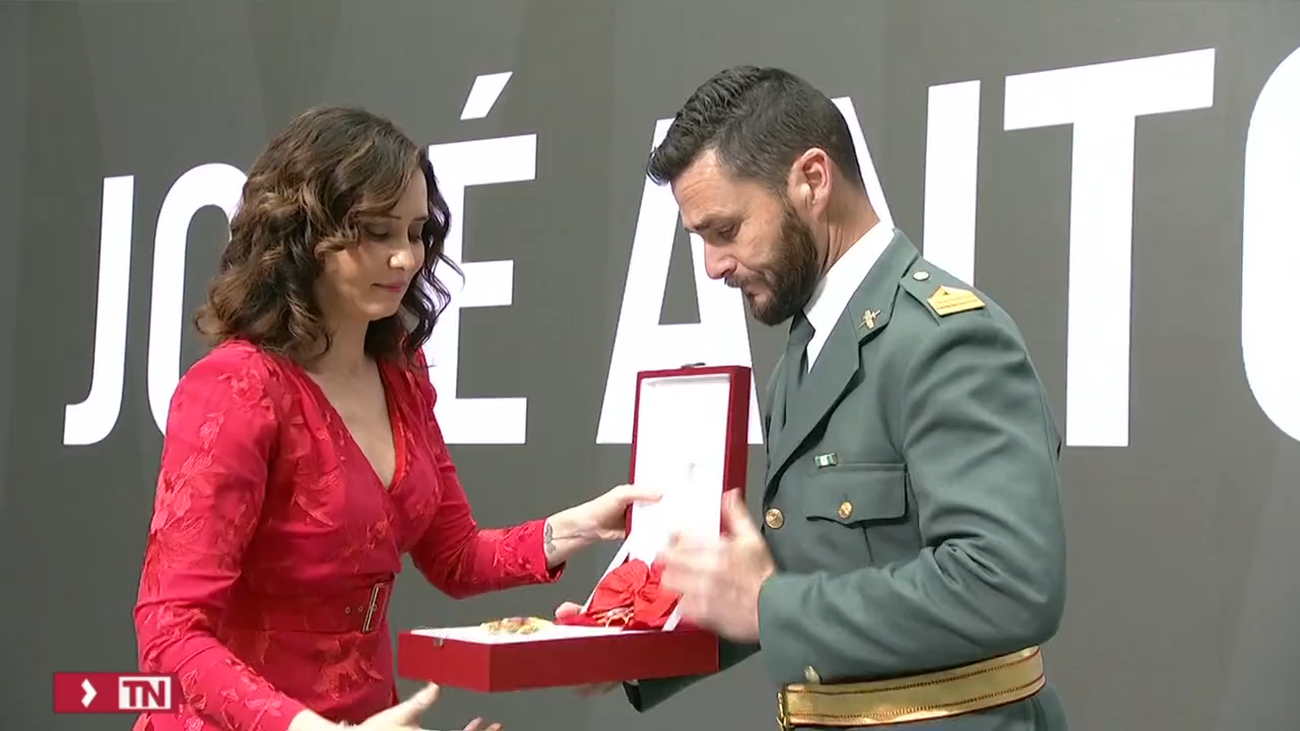 Emotivo acto en la Real Casa de Correos con la entrega de las Grandes Cruces de la Orden del 2 de mayo