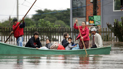 Suben a 37 los muertos por las inundaciones en el sur de Brasil