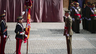 Felipe VI vuelve a jurar bandera en Zaragoza con la princesa Leonor de testigo