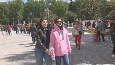 Madrid se llena de turistas  que convierten sus calle en una torre de babel