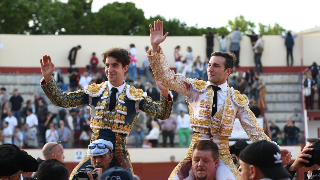 Tarde triunfal y lleno en los tendidos en el regreso de los toros a Valdemoro