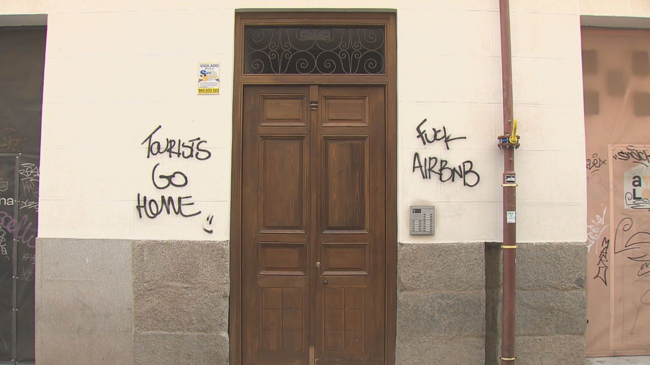 Los pisos turísticos 'echan' del barrio a los vecinos de Lavapiés