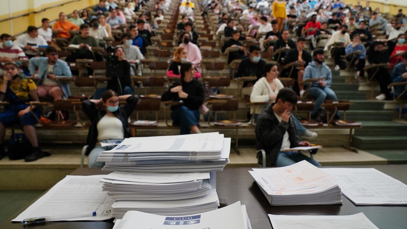 Un estudio de 'Escuela para todos' concluye que un mismo alumno puede suspender o aprobar la Ebau según donde se examine