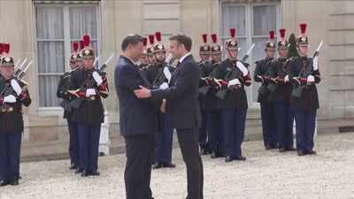 Macron apuesta ante Xi Jinping por una relación "equilibrada" entre la UE y China