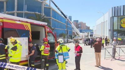Hallan los cuerpos sin vida de los dos trabajadores sepultados en un edificio de Herrera Oria