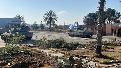 La ONU denuncia que Israel prohíbe el paso de ayuda humanitaria tras tomar el control del cruce de Rafah