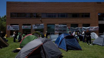 Unos 200 estudiantes acampan en la Complutense para pedir el fin de la guerra en Gaza