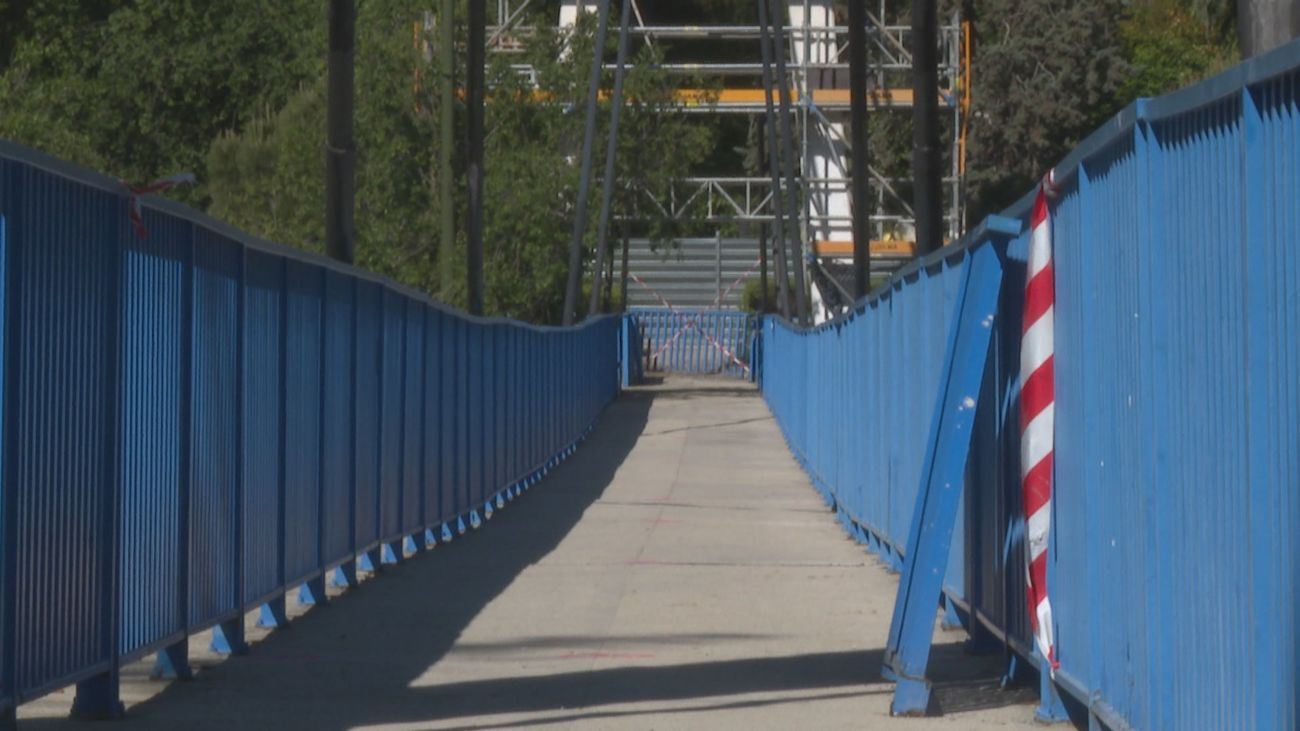 Cerrada para su rehabilitación la pasarela de Marqués de Zafra, sobre la M-30