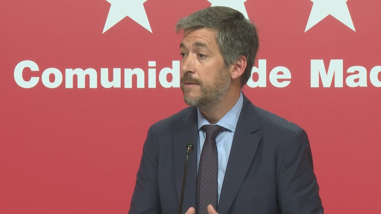 La Comunidad de Madrid le recuerda a Puente "la tortura" que sufren los ciudadanos al subir a Cercanías