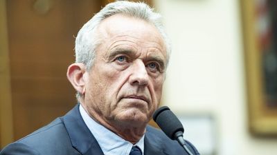 Un gusano muerto en el cerebro del candidato Kennedy