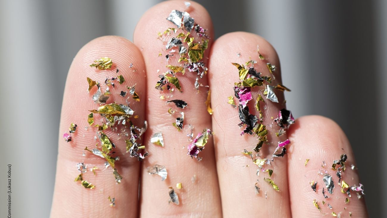 Enjambres de mini robots para limpiar el mar de microplásticos