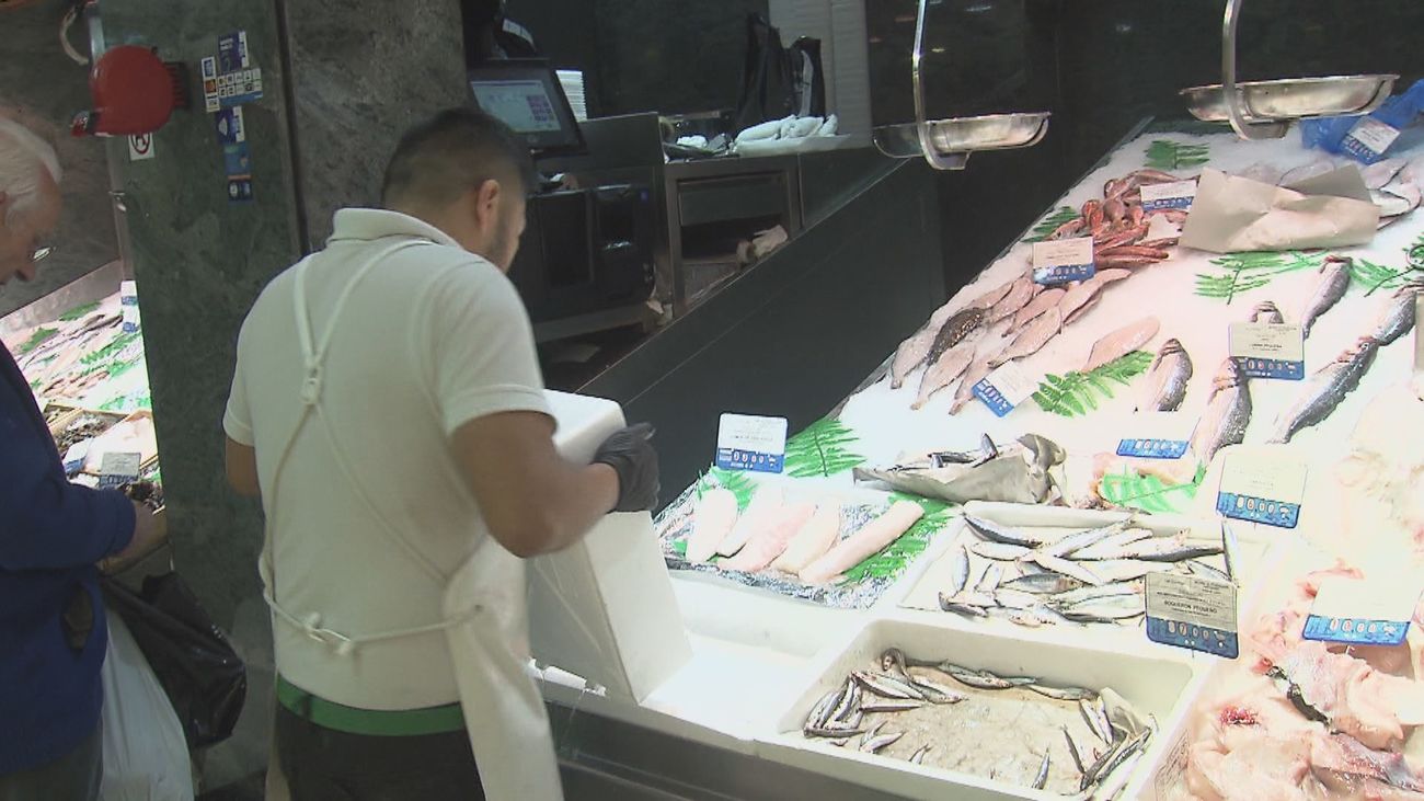 Las tiendas de barrio, sin relevo y a merced de las grandes superficies