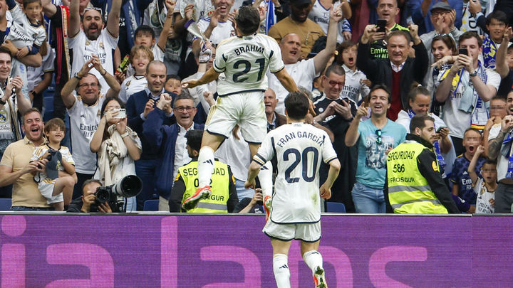 El Real Madrid celebra el título de Liga
