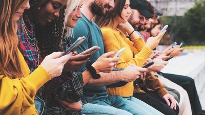 Un tercio de los jóvenes no habla con nadie sobre lo que hace en Internet