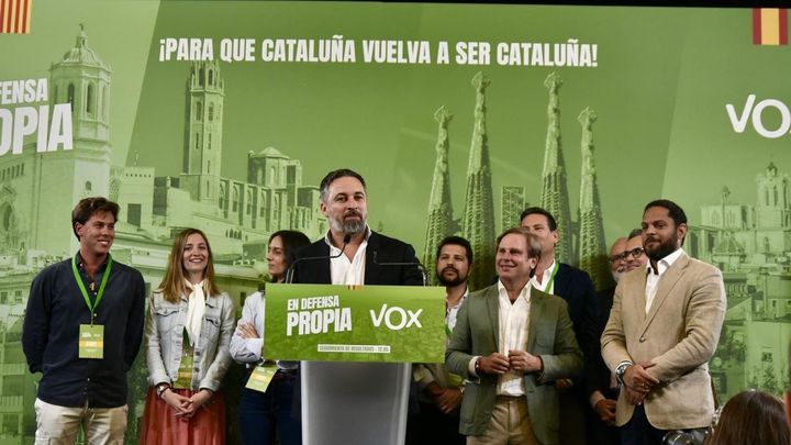 Santiago Abascal e Ignacio Garriga celebran los resultados de Vox / Europa Press