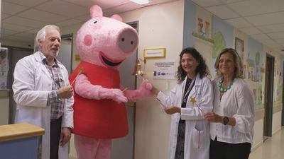 La Paz celebra el Día del Niño Hospitalizado con la visita de Peppa Pig
