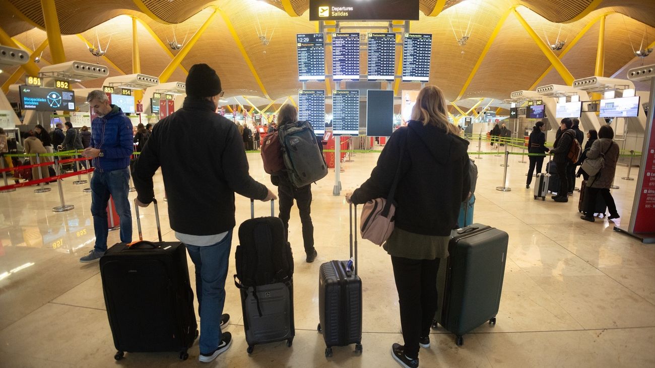 Barajas bate récord de viajeros, con 5,4 millones en abril
