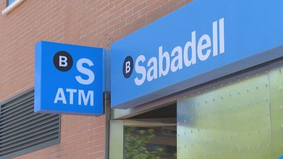 El Banco Sabadelll aprueba la venta de TSB y complica la OPA del BBVA