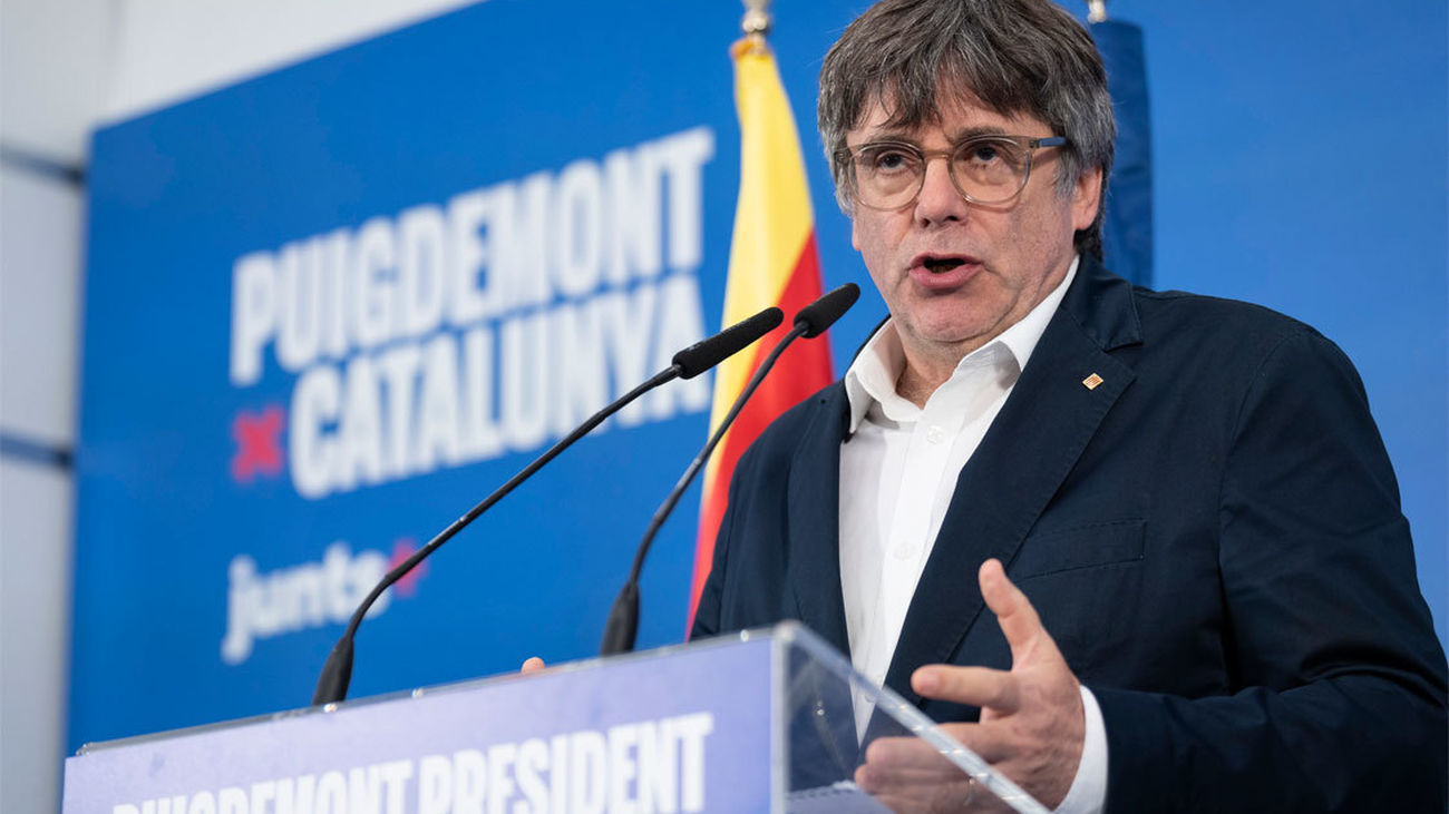 Puigdemont critica que el PSOE descalifique su posible investidura y le recuerda que Sánchez perdió las elecciones
