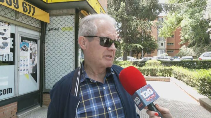 El infierno de Carmelo, un pensionista de 70 años, por unas inquiokupas en Hortaleza que le deben ya 60.000 euros