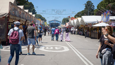 Madrid celebra el día grande de su patrón San Isidro en una pradera abarrotada