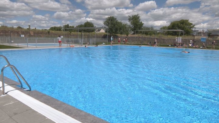 Las piscinas municipales de Madrid abren sus puertas
