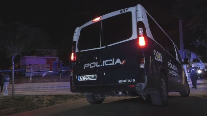 La Policía Nacional de paisano evita una agresión con un machete en San Isidro