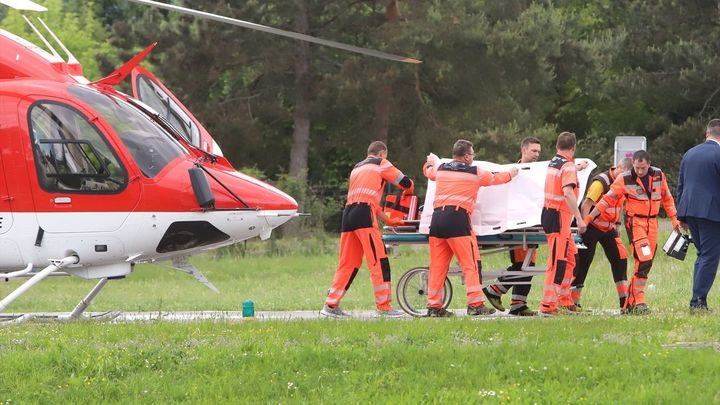 Fico "sobrevivirá" tras el atentado, dice el viceprimer ministro eslovaco