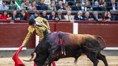 Seis silencios y kilos de mansedumbre en el día de San Isidro en Las Ventas