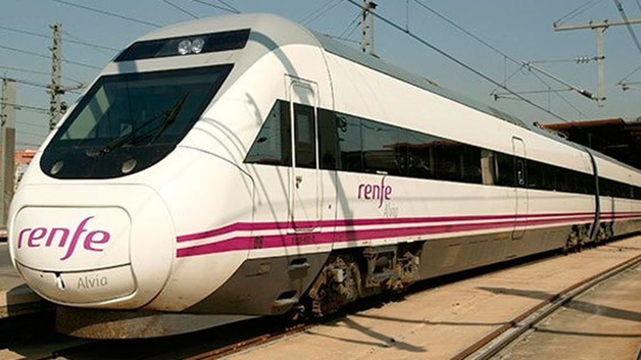 Muere arrollada por un tren Alvia en un paso a nivel en Matamorosa (Cantabria)