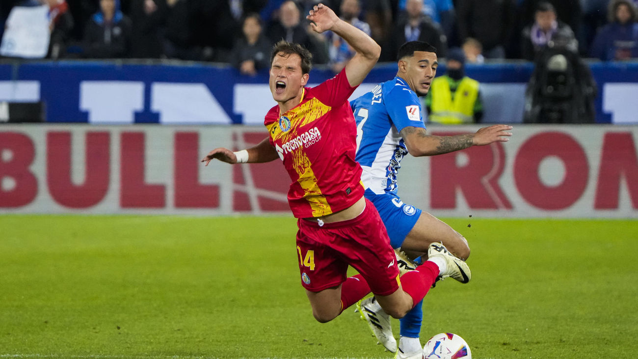 Latasa ante el Alvés