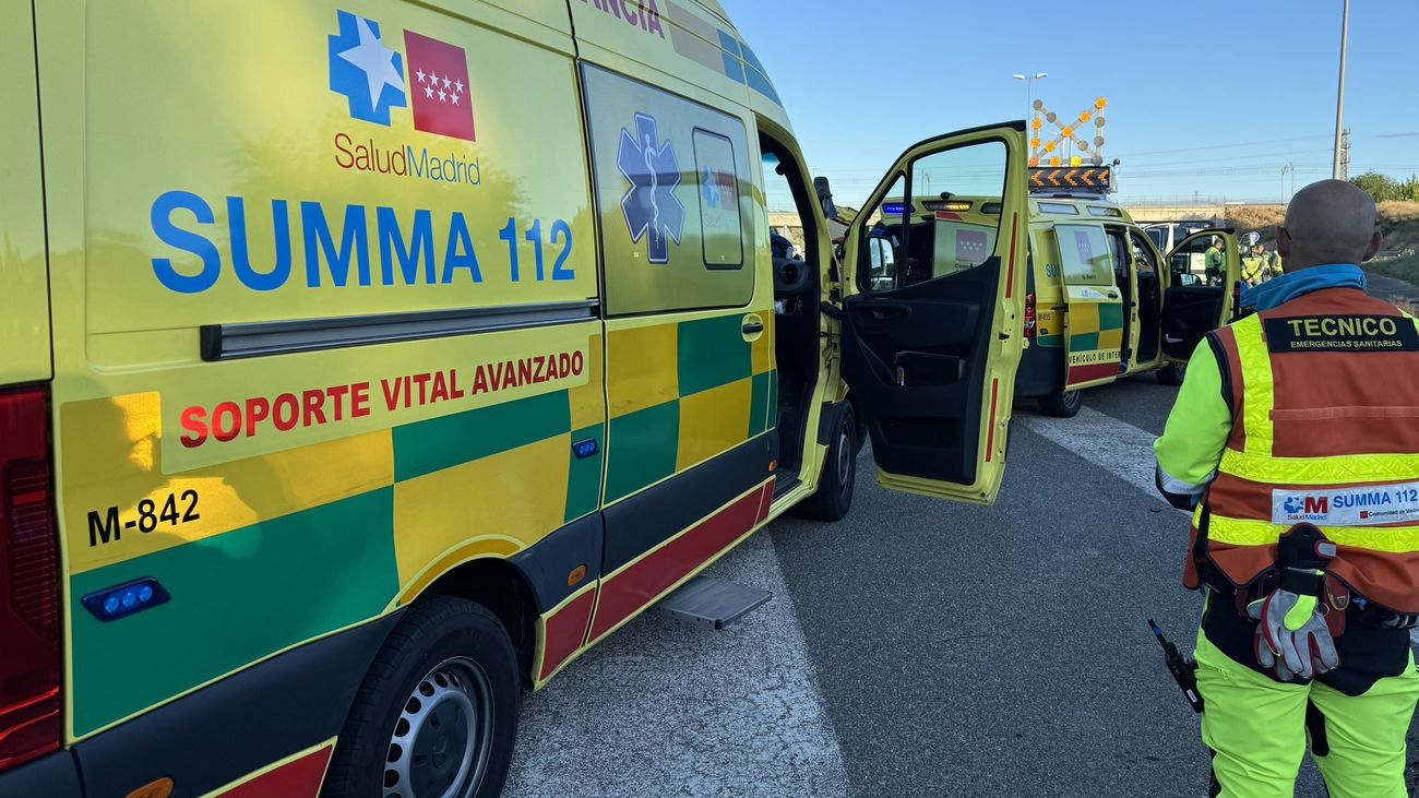 Un motorista choca contra una señal en la M-50 a la altura de Leganés, y se rompe la cadera