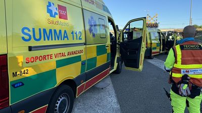 Un motorista choca contra una señal en la M-50 a la altura de Leganés, y se rompe la cadera