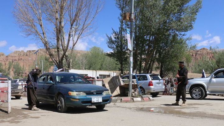 Puesto de control de carreteras en Bamiyán (Afganistán), donde se produjo el atentado contra los turistas españoles