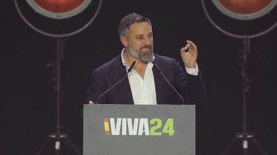 Vox toma impulso para las europeas alentado por sus "buenos amigos" Milei, Meloni y Orban