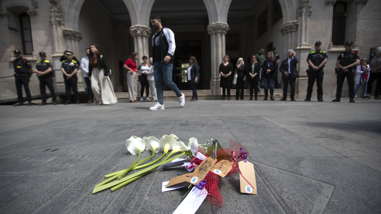 Minuto de silencio en Terrassa por las víctimas del atentado en Afganistán