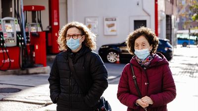 Los casos de Covid se triplican en dos semanas en España