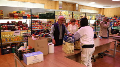 La Comunidad destinará 7 millones para suplir los recortes en las ayudas de alimentos
