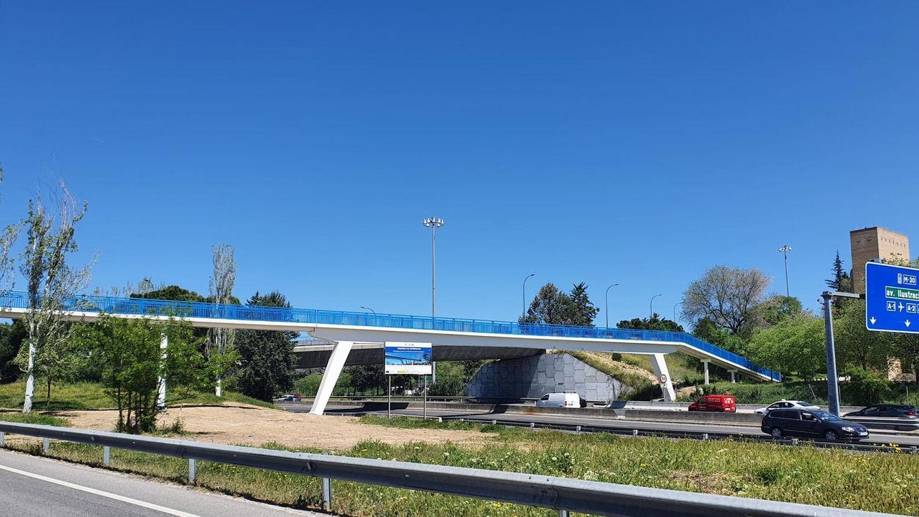Pasarela peatonal de Veterinaria sobre la M-30