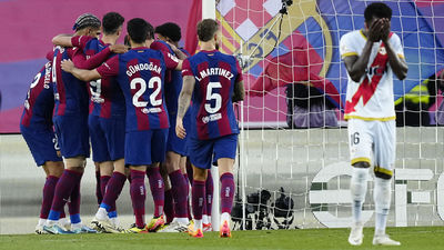 3-0. El Rayo sufre ante el Barcelona pero consigue la permanencia